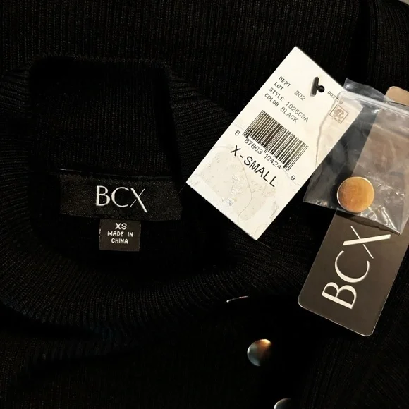 BCX Juniors XS Long Sleeve Ribbed Mock Neck Button Detail Sweater NWT - Picture 6 of 6
